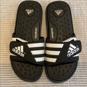 Adidas unisex Velcro slides Men’s 8/Women’s 10